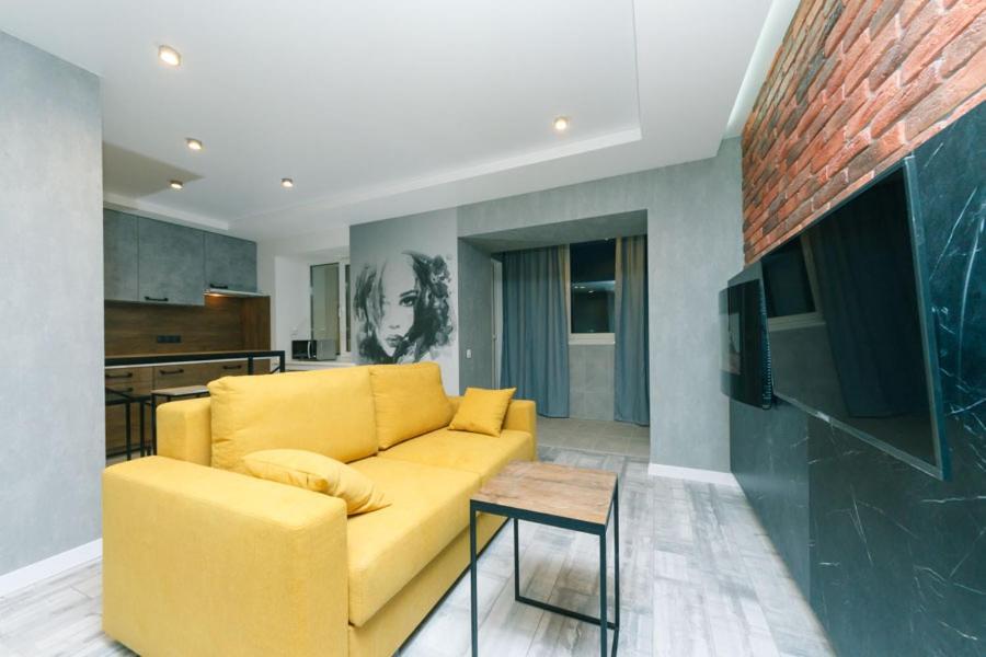 Hotrent City Deluxe Kiev Exterior foto